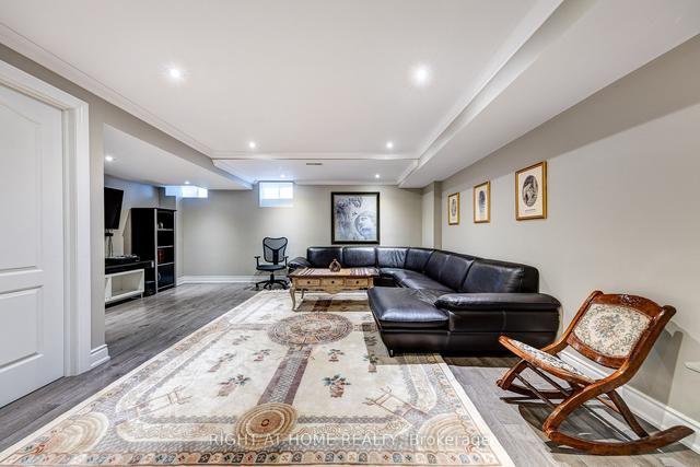 31 Goldthread Terr, House semidetached with 4 bedrooms, 4 bathrooms and 3 parking in Toronto ON | Image 26