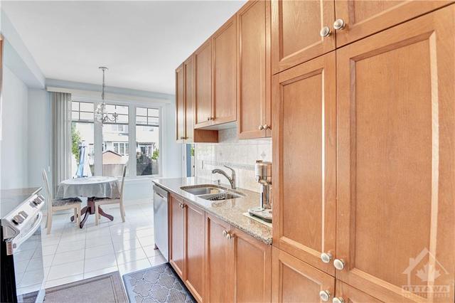 503 Rochefort Circle, Townhouse with 3 bedrooms, 3 bathrooms and 3 parking in Ottawa ON | Image 11