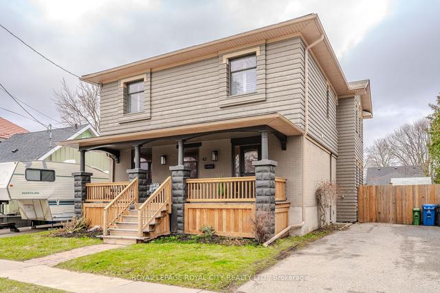42 Alma St S, House detached with 3 bedrooms, 3 bathrooms and 4 parking in Guelph ON | Image 1