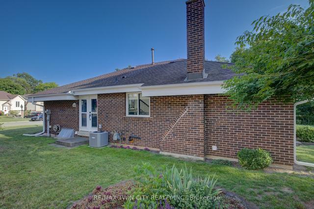 36 Cindy Ave, House detached with 4 bedrooms, 2 bathrooms and 4 parking in Cambridge ON | Image 22