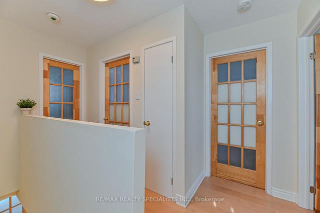 100 Ellis Dr, Townhouse with 3 bedrooms, 2 bathrooms and 2 parking in Brampton ON | Image 18