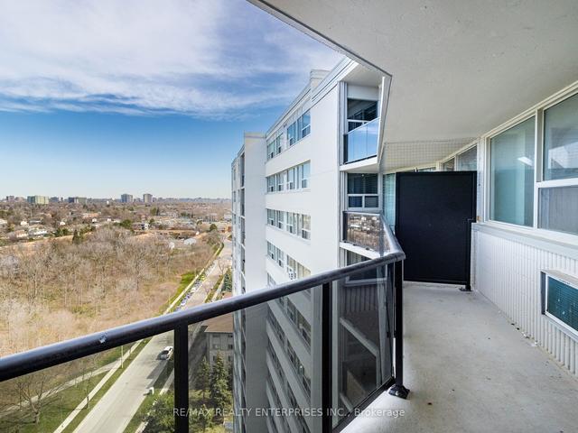 1907 - 530 Lolita Gardens, Condo with 3 bedrooms, 1 bathrooms and 2 parking in Mississauga ON | Image 18