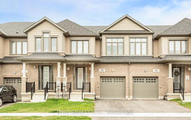 90 Freedom Cres, House attached with 3 bedrooms, 3 bathrooms and 2 parking in Hamilton ON | Image 1