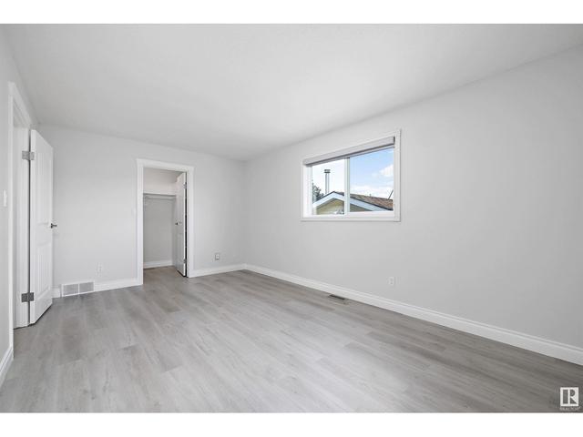 3023 37 St Nw, House detached with 3 bedrooms, 2 bathrooms and 3 parking in Edmonton AB | Image 12