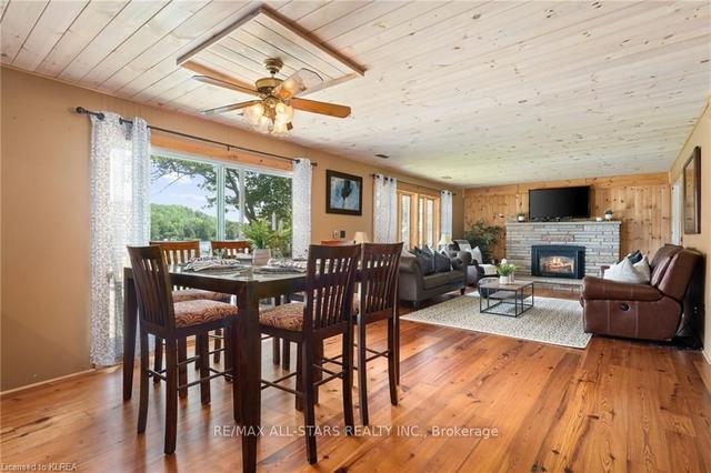51 Sugarbush Tr, House detached with 3 bedrooms, 2 bathrooms and 5 parking in Kawartha Lakes ON | Image 3