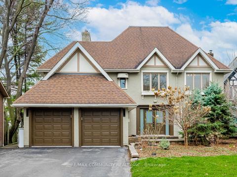 95 Hill Cres, House detached with 5 bedrooms, 5 bathrooms and 12 parking in Toronto ON | Card Image