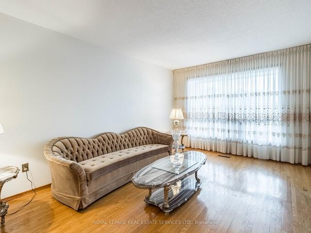 2 Iolanta Crt, House detached with 4 bedrooms, 4 bathrooms and 4 parking in Toronto ON | Image 37