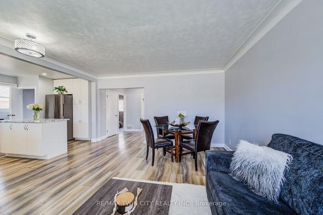 36 Elgin St N, House detached with 2 bedrooms, 2 bathrooms and 5 parking in Cambridge ON | Image 2