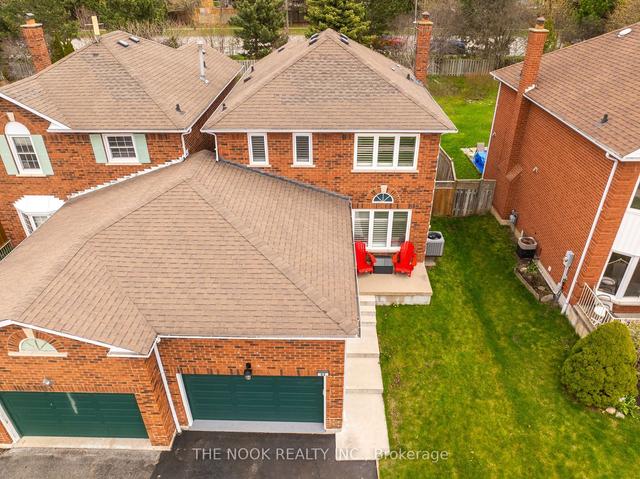 82 Erickson Dr, House detached with 3 bedrooms, 4 bathrooms and 5 parking in Whitby ON | Image 33