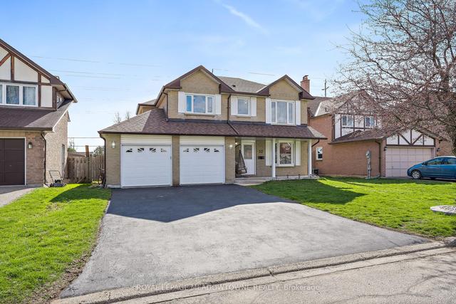 32 Cotswold Crt, House detached with 4 bedrooms, 3 bathrooms and 6 parking in Halton Hills ON | Image 1