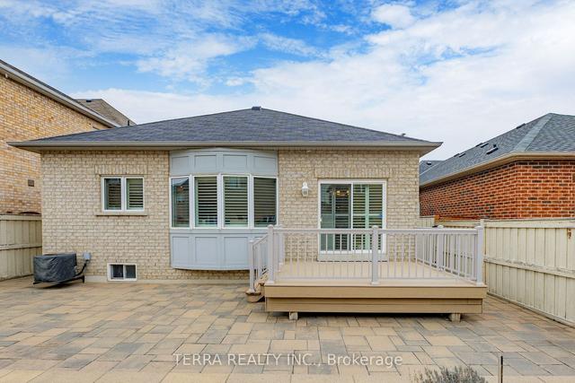 19 Isaiah Dr, House detached with 3 bedrooms, 3 bathrooms and 4 parking in Vaughan ON | Image 29