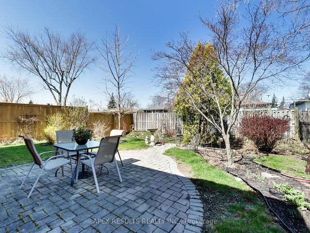 83 Mcbride Dr, House detached with 3 bedrooms, 2 bathrooms and 2 parking in St. Catharines ON | Image 14