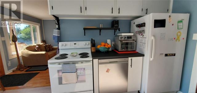 Kitchen-  wide angle lens | Image 12