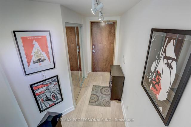 801 - 2 Fieldway Rd, Condo with 1 bedrooms, 2 bathrooms and 1 parking in Toronto ON | Image 12