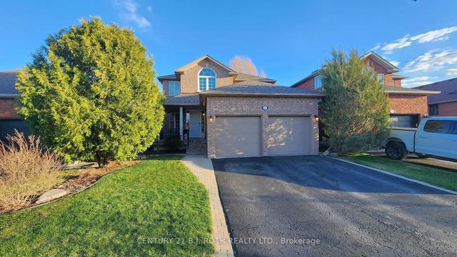 11 Bluewater Tr, House detached with 3 bedrooms, 4 bathrooms and 4 parking in Barrie ON | Image 1