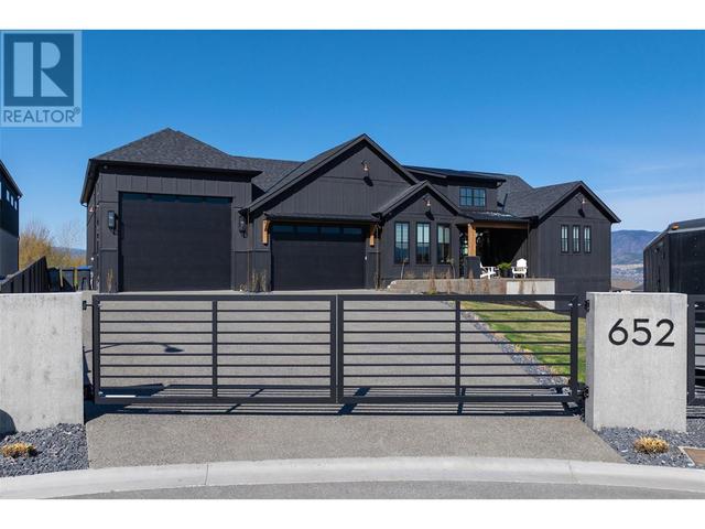 652 Trumpeter Road, House detached with 5 bedrooms, 4 bathrooms and 10 parking in Kelowna BC | Image 1