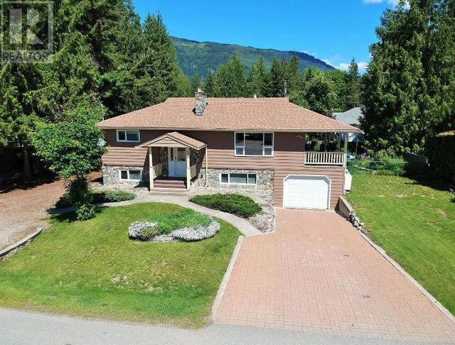 606 Forest Park Street, House detached with 4 bedrooms, 2 bathrooms and 1 parking in Sicamous BC | Image 54