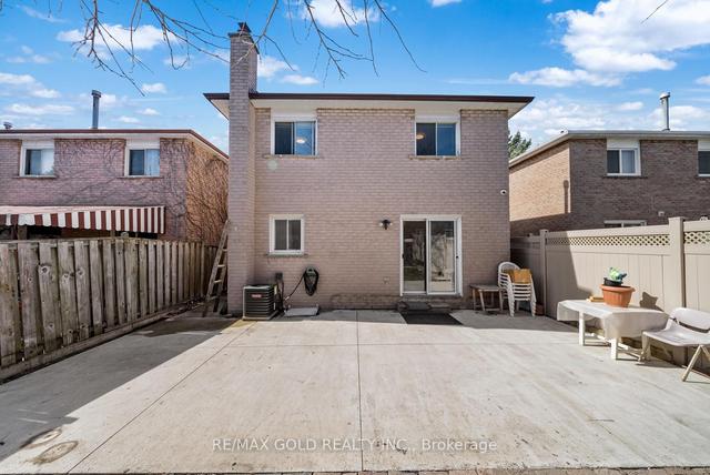 57 Cabernet Circ, House detached with 3 bedrooms, 3 bathrooms and 4 parking in Toronto ON | Image 11