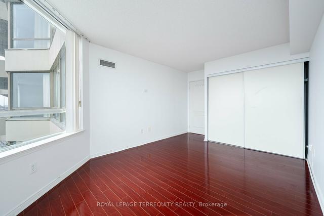 991 - 1 Greystone Walk Dr, Condo with 2 bedrooms, 1 bathrooms and 1 parking in Toronto ON | Image 8