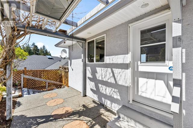 5393 Georgiaview Cres, House detached with 3 bedrooms, 3 bathrooms and 3 parking in Nanaimo BC | Image 41