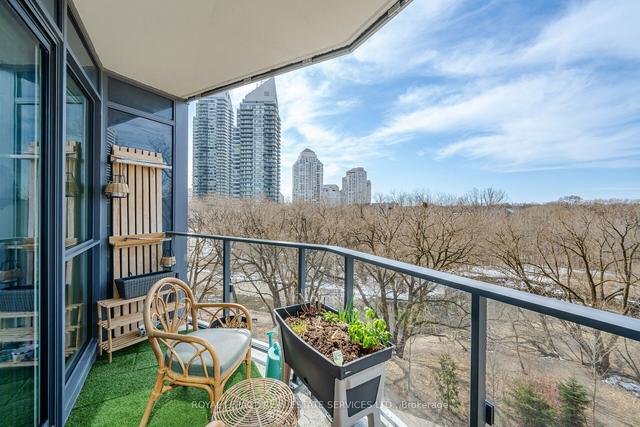 513 - 10 Park Lawn Rd, Condo with 2 bedrooms, 2 bathrooms and 1 parking in Toronto ON | Image 18