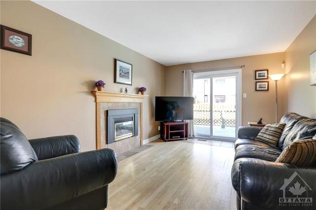 80 Hawk Crescent, House detached with 5 bedrooms, 4 bathrooms and 4 parking in Ottawa ON | Image 8