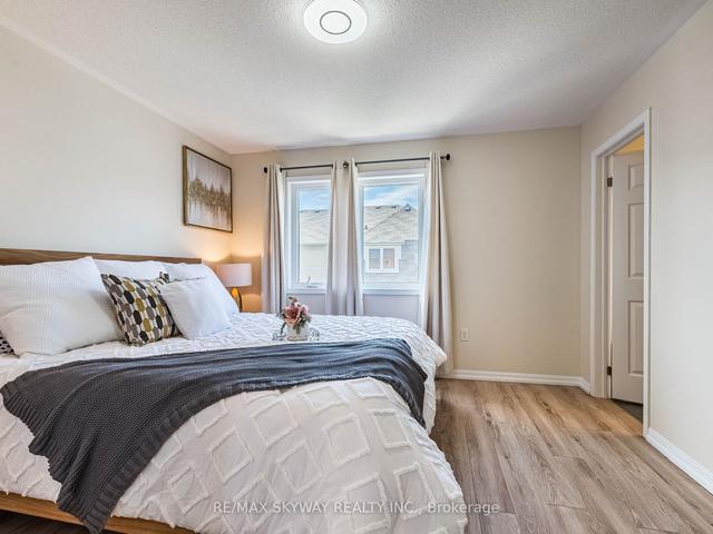 32 Lathbury St, House attached with 3 bedrooms, 3 bathrooms and 2 parking in Brampton ON | Image 18