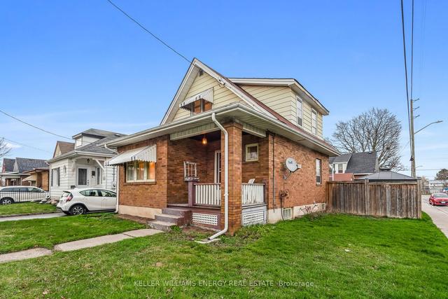 337 Division St, House detached with 3 bedrooms, 1 bathrooms and 3 parking in Oshawa ON | Image 12