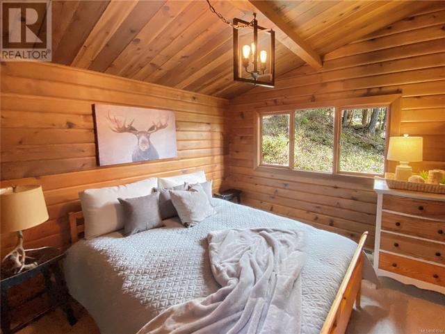 3733 Privateers Rd, House detached with 2 bedrooms, 1 bathrooms and 3 parking in Southern Gulf Islands BC | Image 15