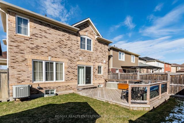 422 Schreyer Cres, House detached with 3 bedrooms, 4 bathrooms and 4 parking in Milton ON | Image 32