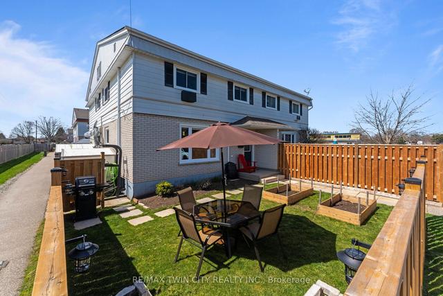 c - 50 Ewing Dr, Townhouse with 3 bedrooms, 3 bathrooms and 2 parking in Brantford ON | Image 1