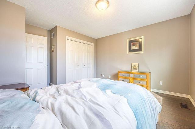 20 Pioneer Court, House detached with 3 bedrooms, 2 bathrooms and 6 parking in St. Catharines ON | Image 7