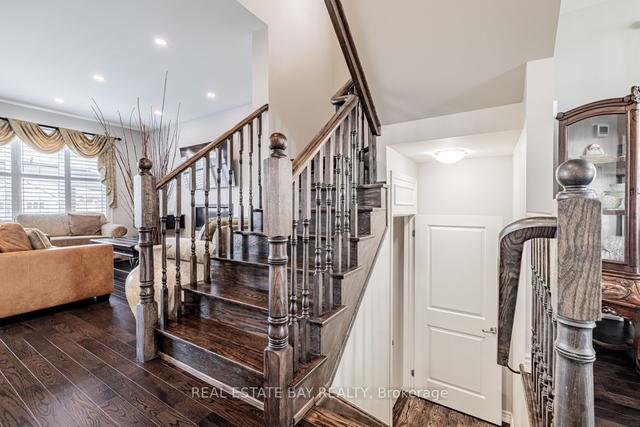 46 Faust Rdge, House detached with 4 bedrooms, 3 bathrooms and 3 parking in Vaughan ON | Image 9