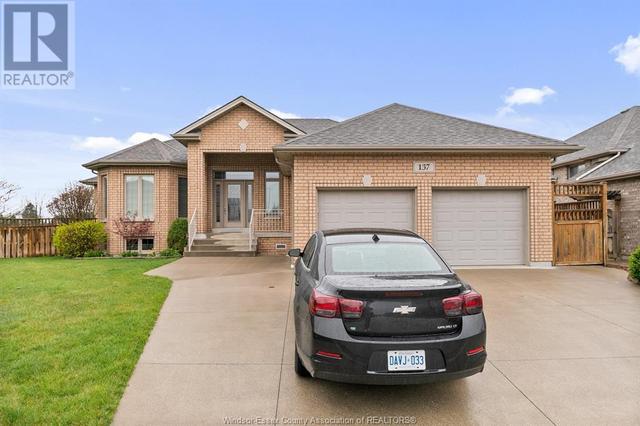 137 Shady Spring Crescent, House detached with 5 bedrooms, 3 bathrooms and null parking in Lakeshore ON | Image 3