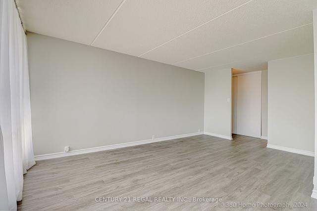901 - 2 Glamorgan Ave, Condo with 2 bedrooms, 1 bathrooms and 1 parking in Toronto ON | Image 5