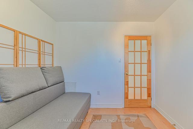 100 Ellis Dr, Townhouse with 3 bedrooms, 2 bathrooms and 2 parking in Brampton ON | Image 26