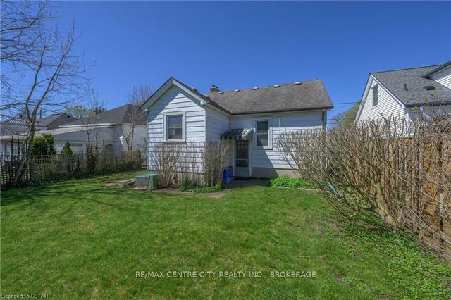 64 Trevithen St, House detached with 2 bedrooms, 1 bathrooms and 5 parking in London ON | Image 14