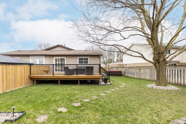 7107 Cadiz Cres, House semidetached with 3 bedrooms, 2 bathrooms and 3 parking in Mississauga ON | Image 28