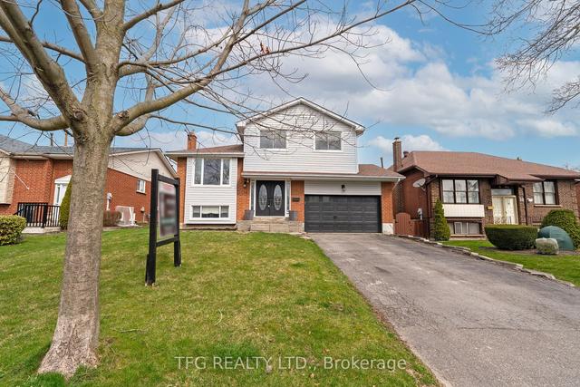 12 Mcgillivary Crt, House detached with 3 bedrooms, 3 bathrooms and 6 parking in Whitby ON | Image 1