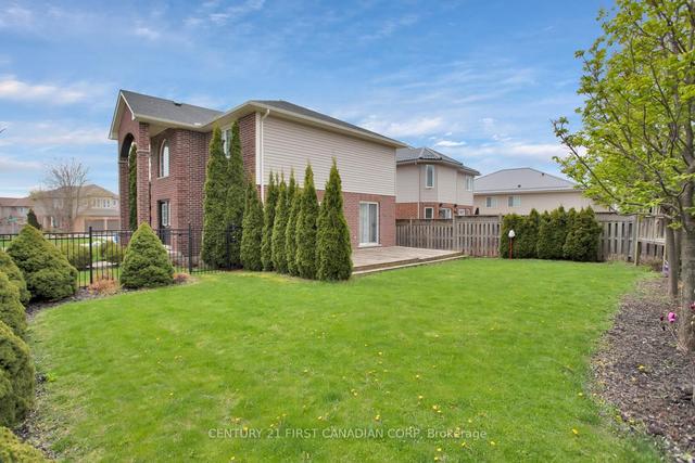 1233 Smithson Crt, House detached with 3 bedrooms, 3 bathrooms and 6 parking in London ON | Image 31