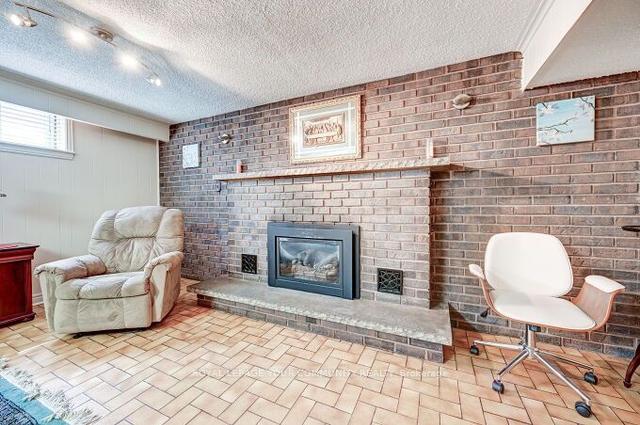 43 Starview Dr, House semidetached with 3 bedrooms, 2 bathrooms and 4 parking in Toronto ON | Image 26