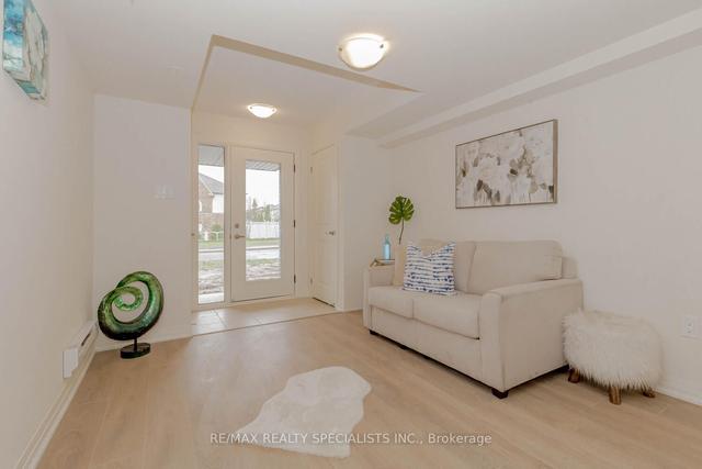 14 Emmas Way, House attached with 2 bedrooms, 3 bathrooms and 2 parking in Whitby ON | Image 36