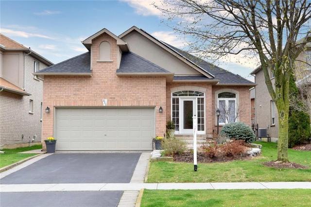 211 Valridge Drive, House detached with 2 bedrooms, 3 bathrooms and 2 parking in Hamilton ON | Image 1