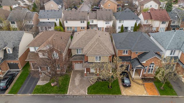 5225 Garland Cres, House detached with 3 bedrooms, 4 bathrooms and 2 parking in Burlington ON | Image 1