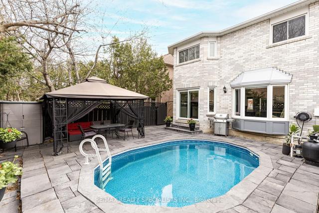 3926 Periwinkle Cres, House detached with 4 bedrooms, 3 bathrooms and 4 parking in Mississauga ON | Image 26