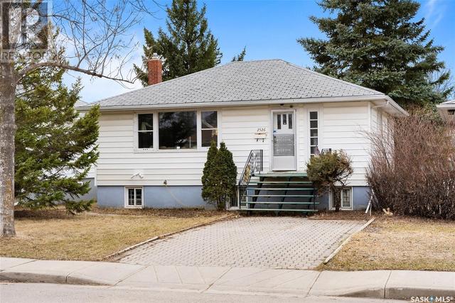 2526 Lindsay Street, House detached with 2 bedrooms, 2 bathrooms and null parking in Regina SK | Image 1