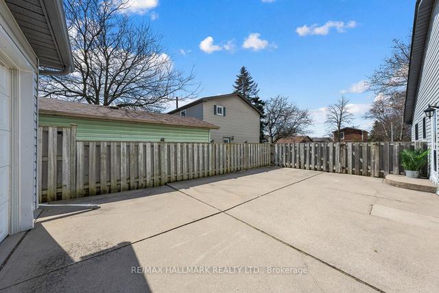 27 Roser Cres, House detached with 3 bedrooms, 2 bathrooms and 5 parking in Clarington ON | Image 28