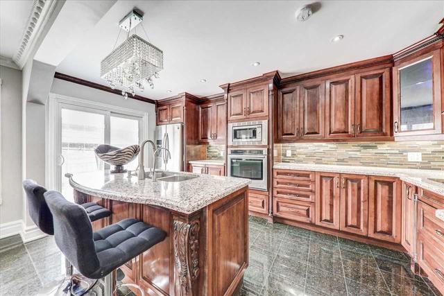 128 Morningview Tr, House detached with 4 bedrooms, 4 bathrooms and 4 parking in Toronto ON | Image 4