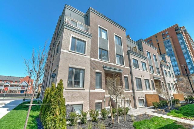 11 - 260 Twelfth St, Townhouse with 2 bedrooms, 3 bathrooms and 1 parking in Toronto ON | Image 1