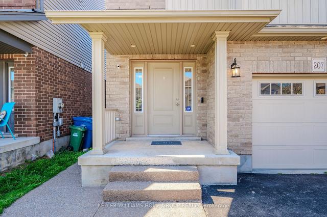 207 Couling Cres, House detached with 3 bedrooms, 4 bathrooms and 3 parking in Guelph ON | Image 12